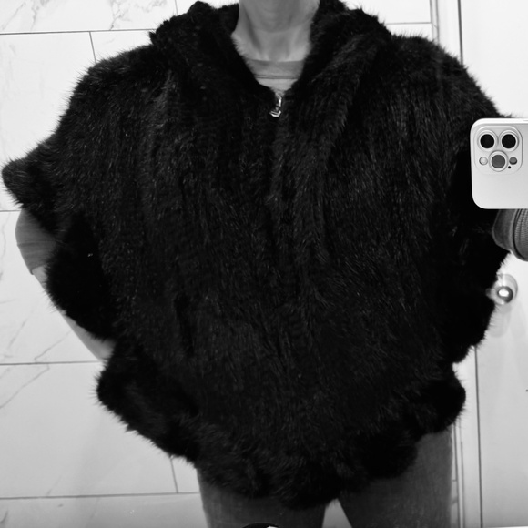 Black Mink Knitted Poncho Cape with Hood NWOT - Picture 3 of 10